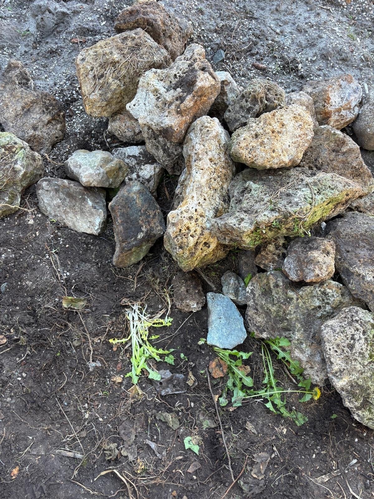 Gratis stenen/rotsblokken voor tuin of decoratie, Tuin en Terras, Ophalen, Gebruikt, Grijs, Kei