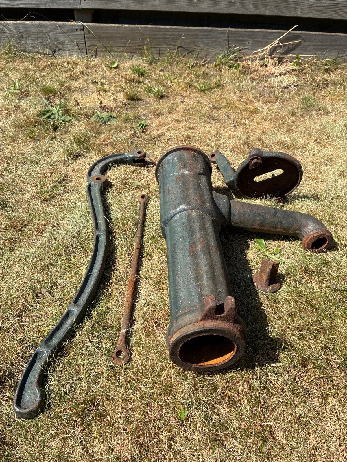 Waterpomp, niet compleet., Ophalen