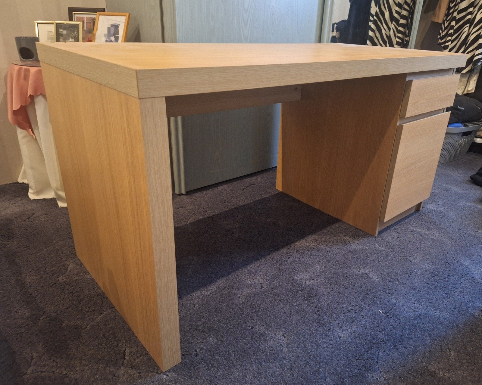 bureau, Schoolbureau, Bruin, Zo goed als nieuw, IKEA