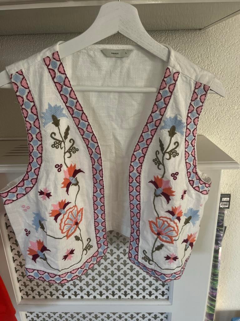 Only gilet met borduursel - Maat L, Ophalen of Verzenden, Zo goed als nieuw