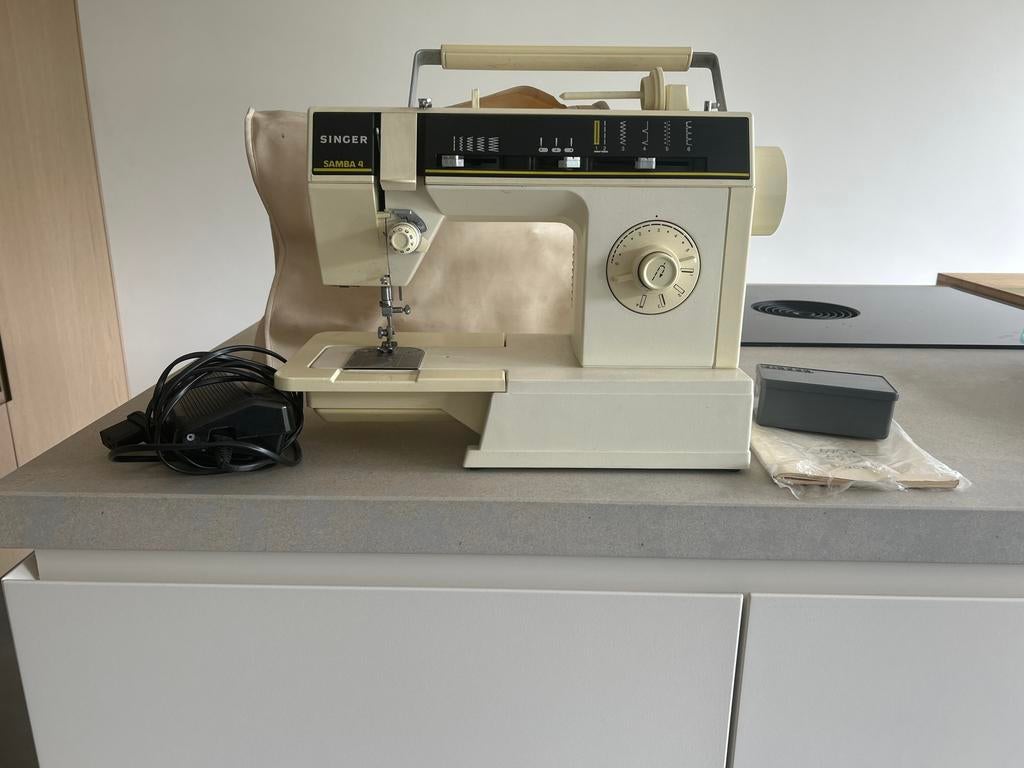 Singer naaimachine 6212C met voetpedaal en accessoires, Ophalen of Verzenden, Zo goed als nieuw, Naaimachine, Singer