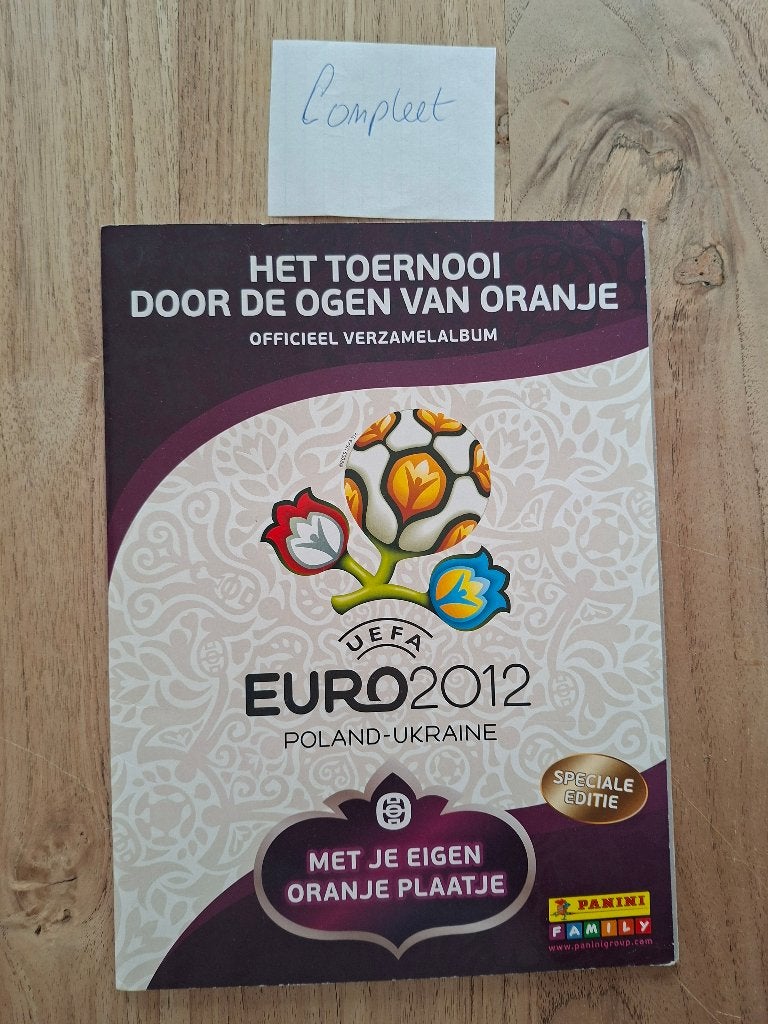 Compleet voetbal verzamelalbum Euro2012, Ophalen of Verzenden, Zo goed als nieuw, Buitenlandse clubs, Boek of Tijdschrift