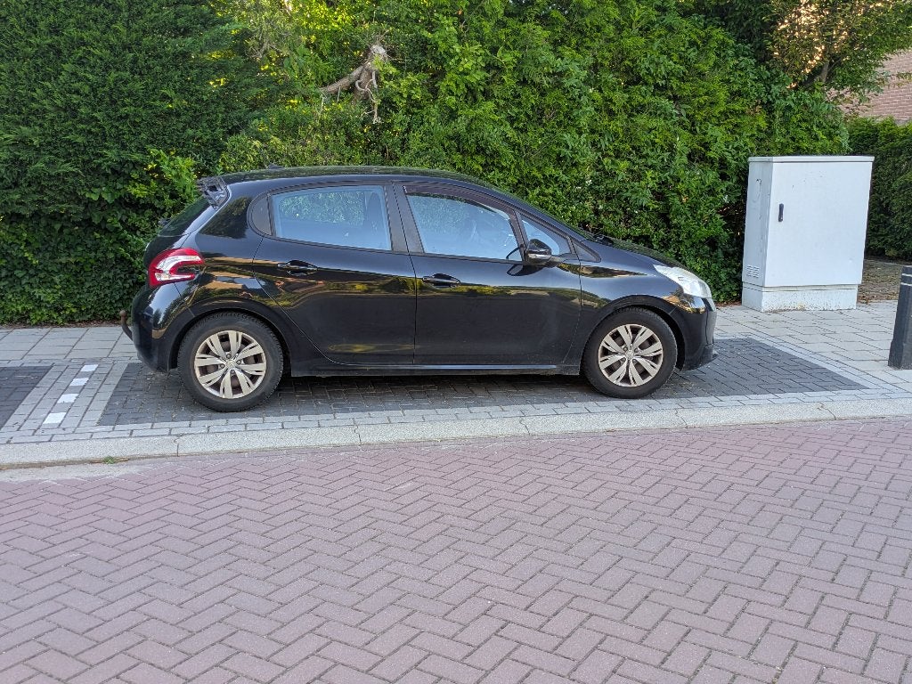 Peugeot 208_1.6 HDI_2014, Auto's, Zwart, Particulier, Te koop, Handgeschakeld