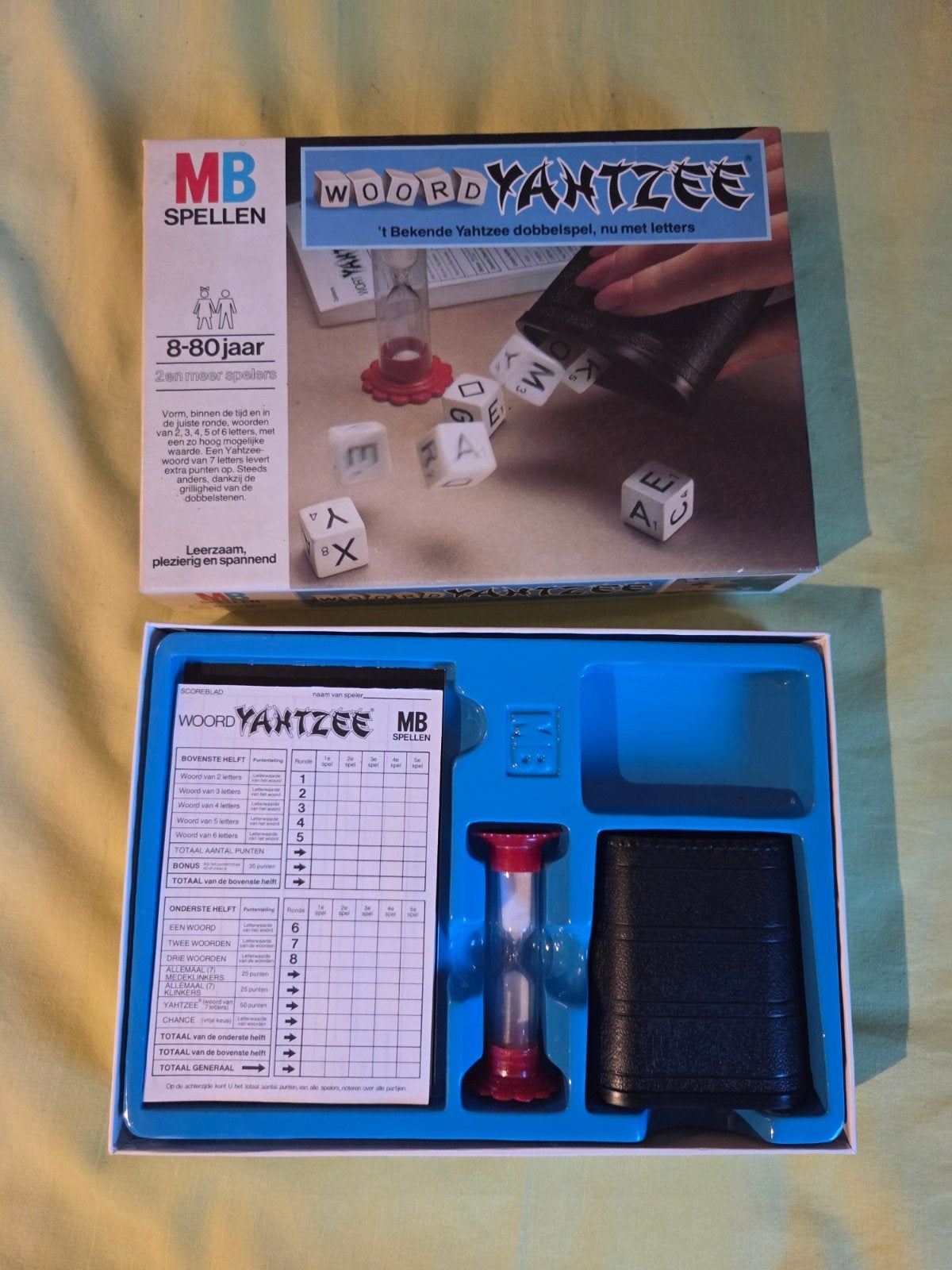 Woord Yahtzee MB Spellen - Het bekende dobbelspel, Vijf spelers of meer, Ophalen of Verzenden, Gebruikt, MB Spellen