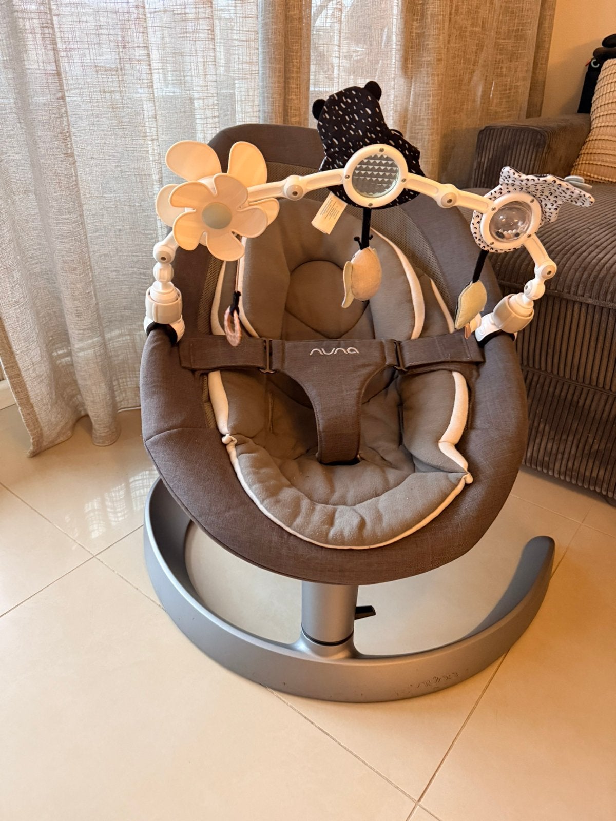 Nuna Leaf Grow Wipstoel, met speelgoedboog van Tiny Love, Kinderen en Baby's, Wipstoeltjes, Gebruikt, Wipstoel, Overige merken