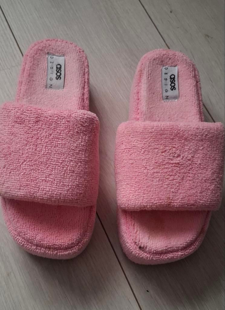 Leuke rose badslippers, Ophalen