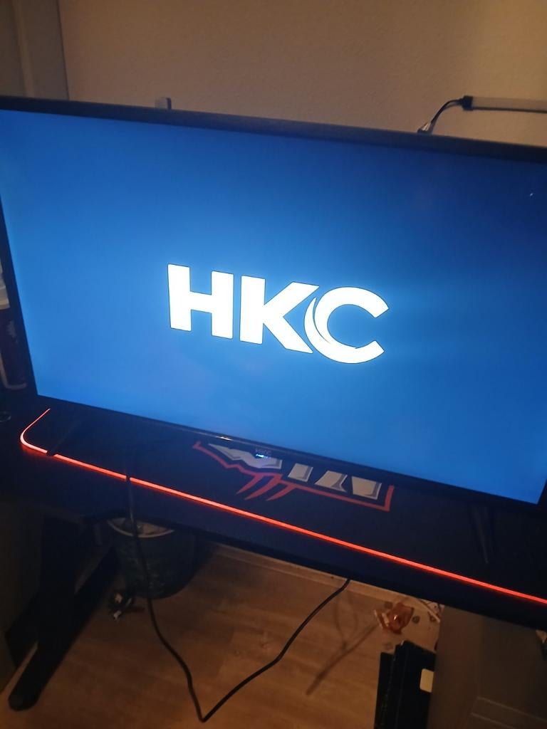 HKC TV 30/60 hertz, Ophalen of Verzenden, 60 Hz of minder, LED