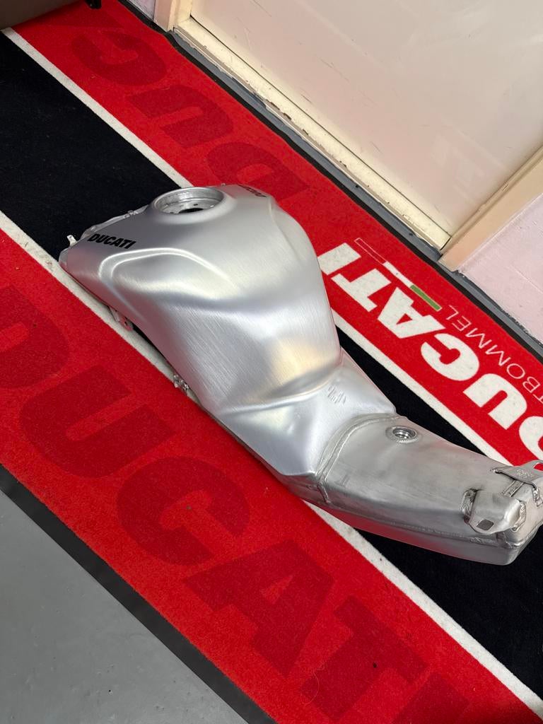 Nieuwe Ducati Panigale V4R/V4 Aluminium Tank, Ophalen of Verzenden, Nieuw