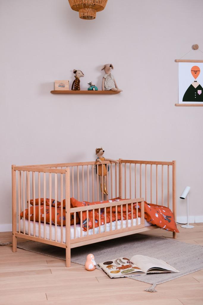 Stribbo Klassic Cot kinderbed van massief hout, Ophalen, Zo goed als nieuw, 70 tot 85 cm