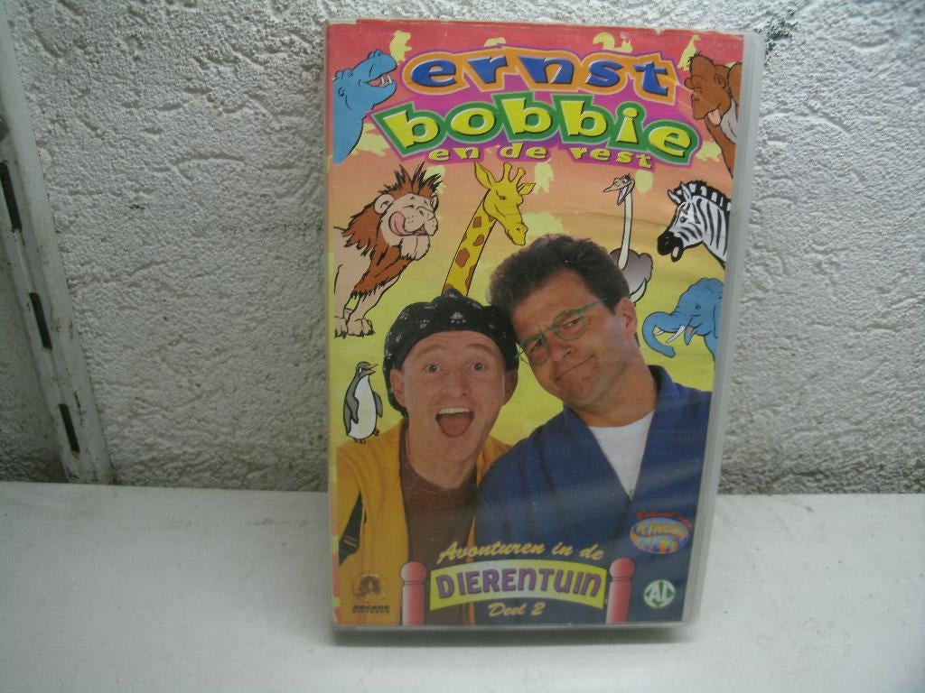 vhs 212a ernst bobbie en de rest avon.dierentuin deel 2, Cd's en Dvd's, VHS | Kinderen en Jeugd, Gebruikt, Alle leeftijden, Kinderprogramma's en -films