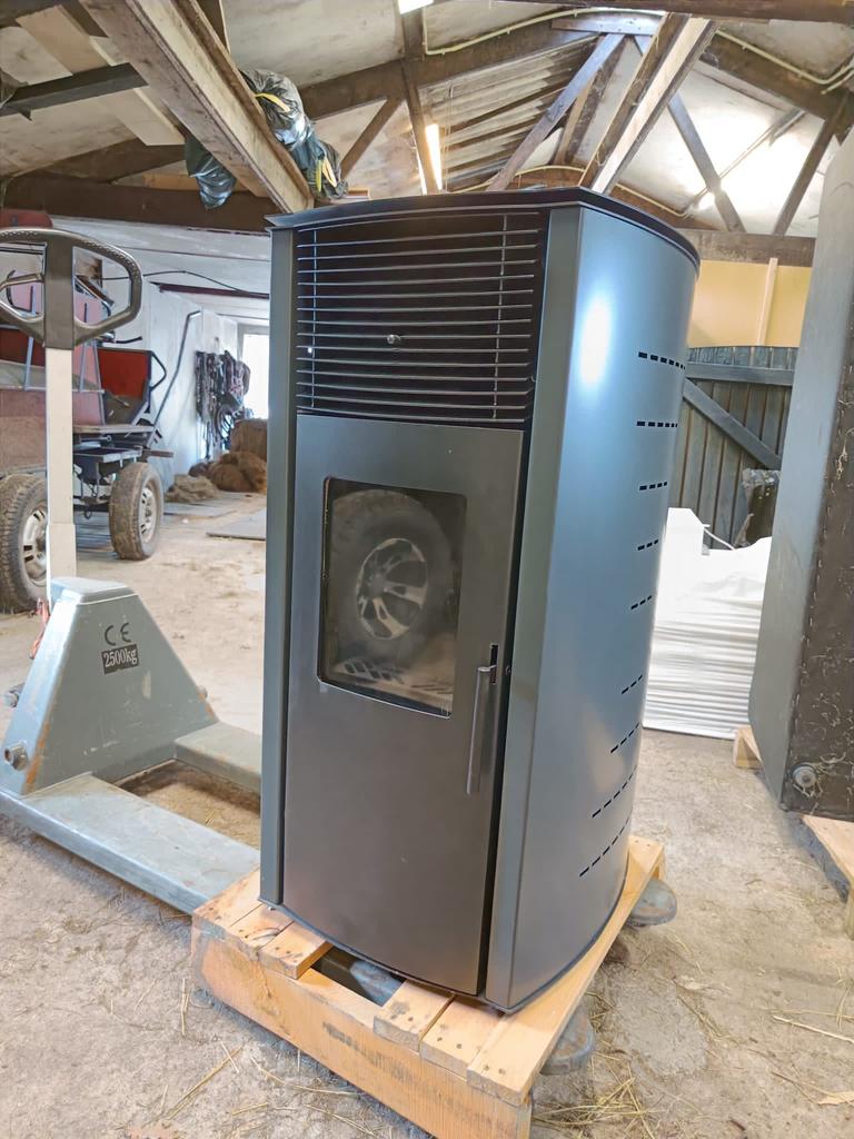 Milkuz Stela 10kW pelletkachel, Ophalen, Nieuw, Overige brandstoffen, Pelletkachel