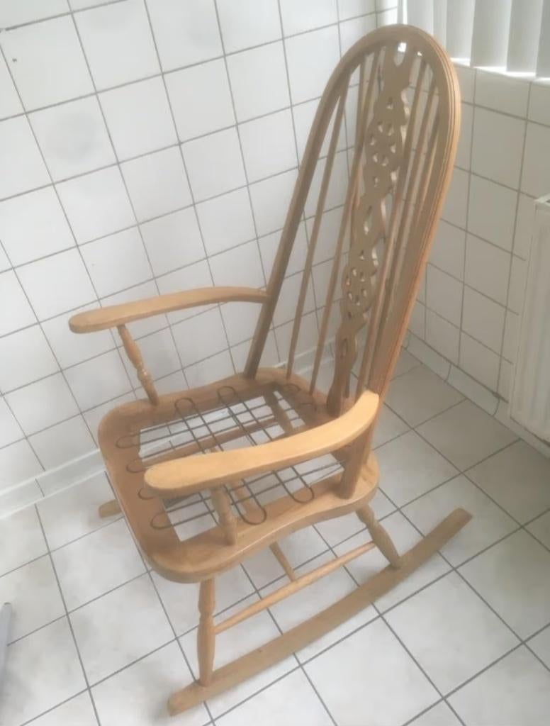 Leuke en Mooie SCHOMMELSTOEL, Kinderen en Baby's, Kinderkamer | Tafels en Stoelen, Ophalen, Zo goed als nieuw, Stoel(en)