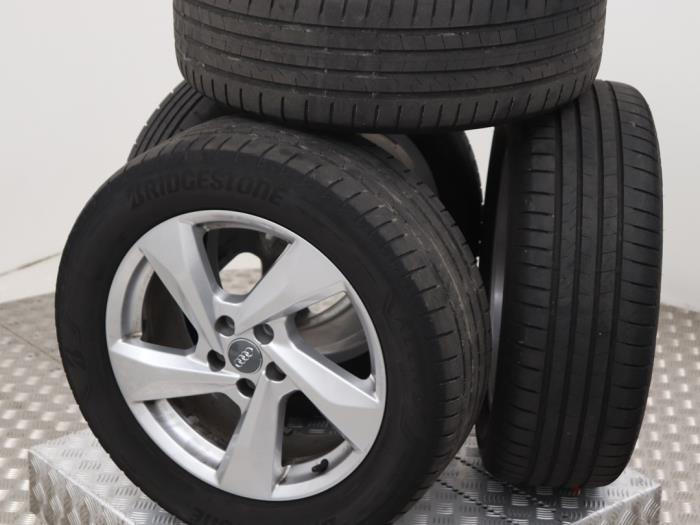 Sportvelgenset + banden van een Audi Q3 (Q3 18-), 12 maanden garantie, Gebruikt, -, -