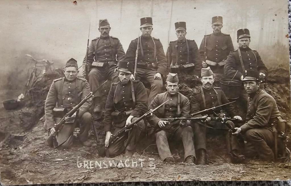 Grenswacht. Locatie onbekend., Verzamelen, Militaria | Algemeen, Ophalen of Verzenden, Landmacht, Nederland, Foto of Poster