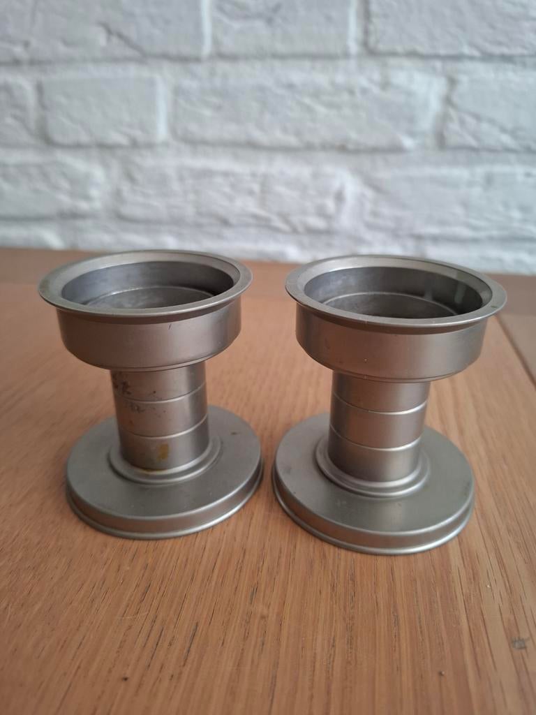 Set van 2 vintage Föhl kandelaars. West Duitsland. H 7 cm., Gebruikt, Ophalen of Verzenden, Metaal, Grijs