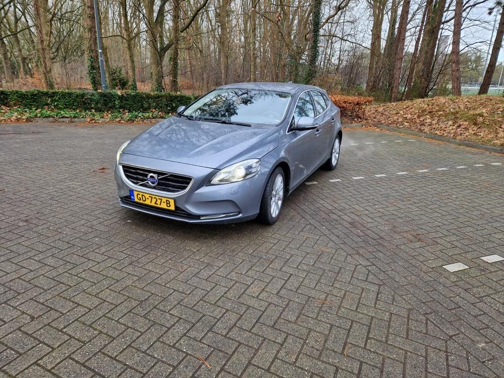 Volvo V40 2.0 T5 Geartronic 2015 Grijs, Euro 5, Zwart, 4 cilinders, Leder en Stof