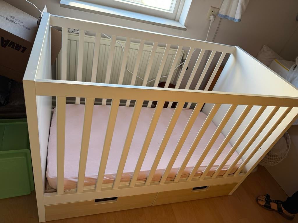 Ledikant inclusief matras, Ophalen, Zo goed als nieuw, Jongetje of Meisje