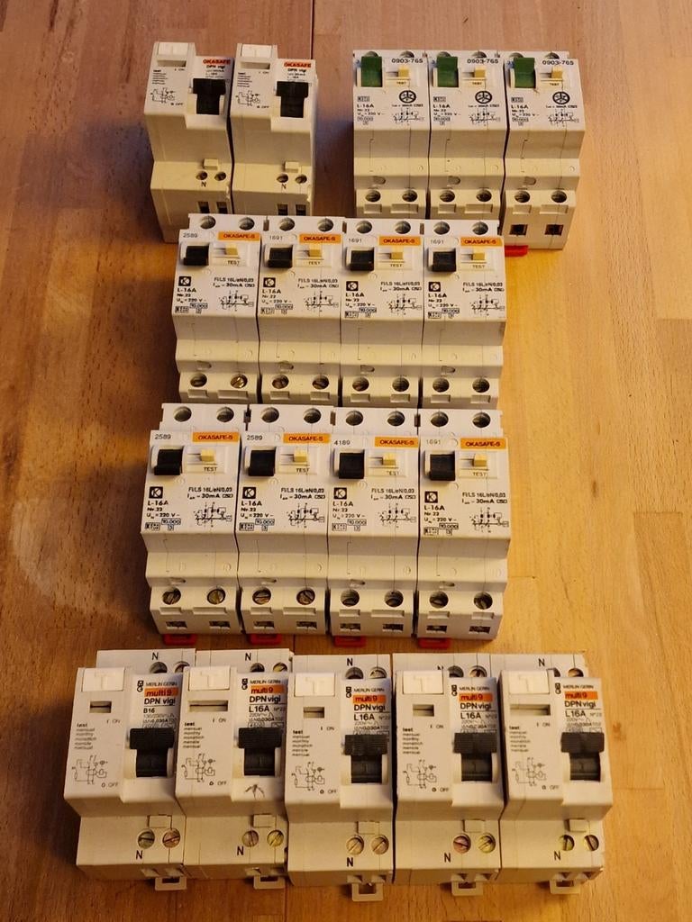 L16 aardlekautomaat HAF/OKSAFE/MerlinGerin,  8st beschikbaa, Ophalen, Gebruikt, Overige typen