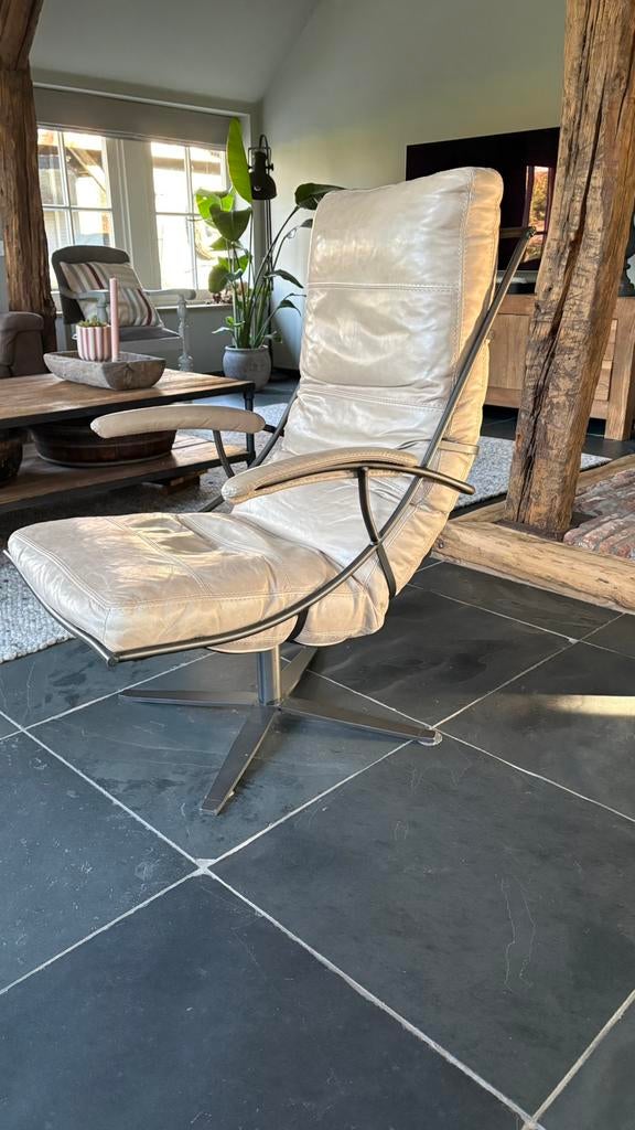 Landelijke draai fauteuil leer rolf benz model, Huis en Inrichting, Fauteuils, Ophalen, Minder dan 75 cm, Leer, 50 tot 75 cm