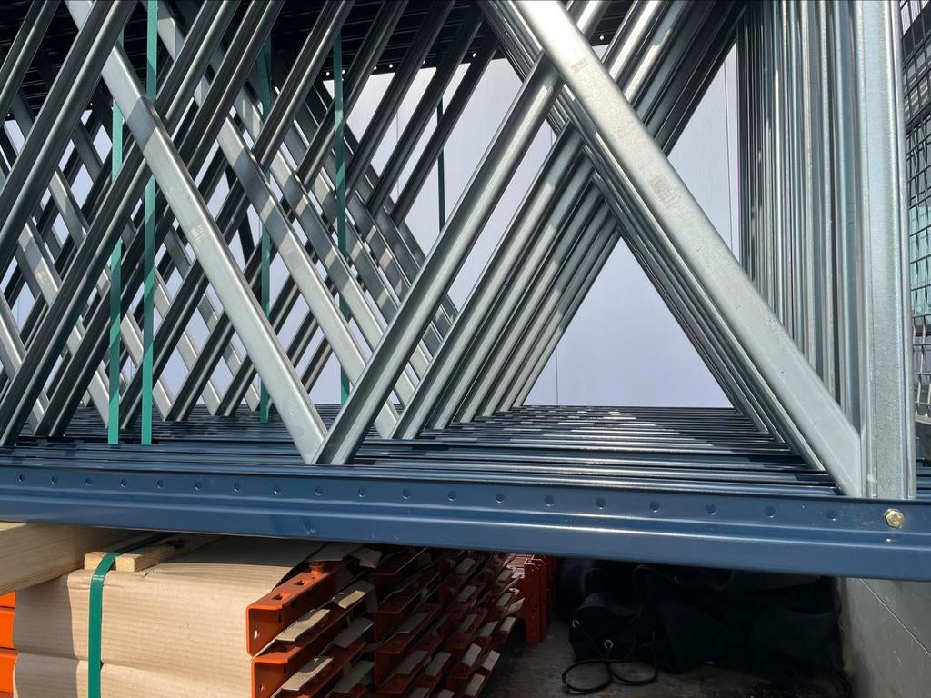 Partij stellingmateriaal 15 jukken en 66 liggers 360 2000 kg, Ophalen of Verzenden