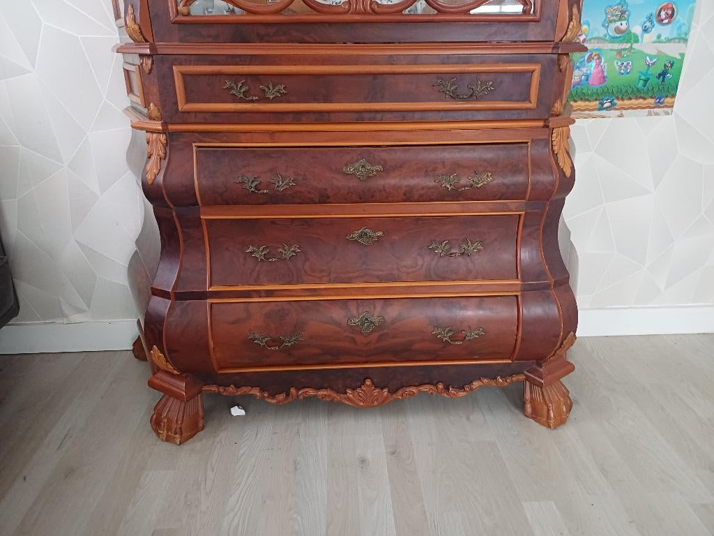 Antiek kast, Ophalen