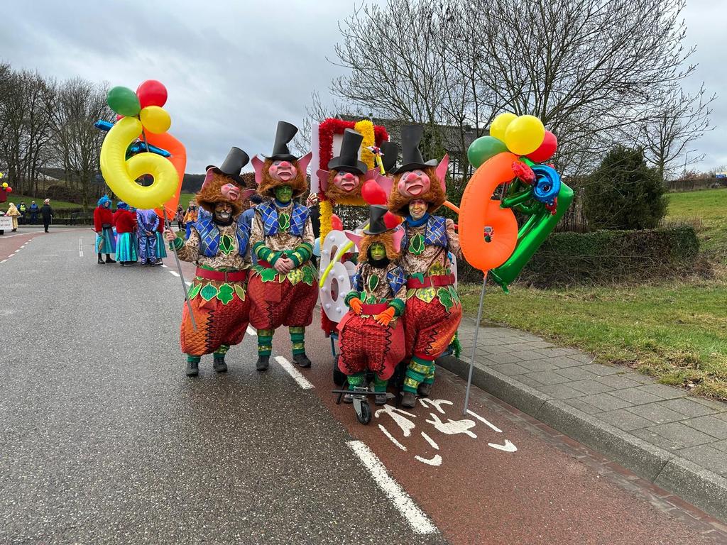 Loopgroep carnaval, Ophalen, Zo goed als nieuw, Carnaval