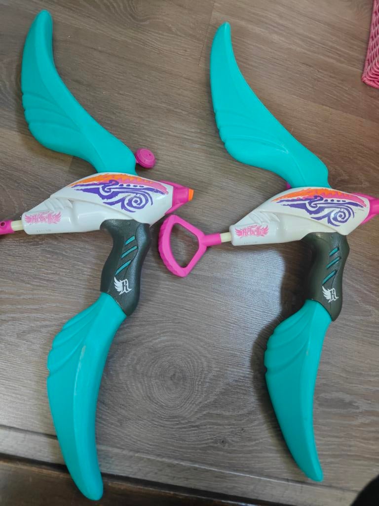 Nerf Rebelle Boog super soaker dolphina - 2 Stuks, Ophalen of Verzenden, Gebruikt, Meisje