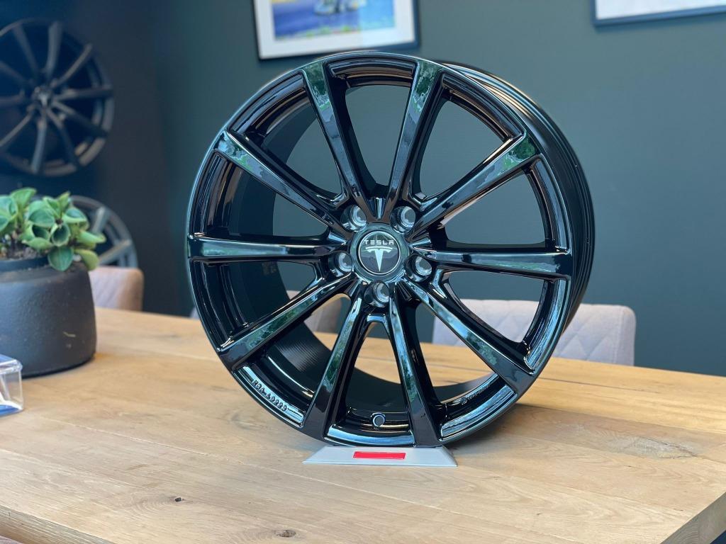 Tesla model Y banden en velgen TUV gekeurd, 255 mm, Banden en Velgen, Nieuw, Winterbanden