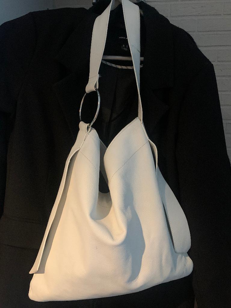 Grote wit leren tas van ZARA HIPPIE / BOHO / BAGGY, Ophalen of Verzenden, Nieuw, Bruin, Handtas