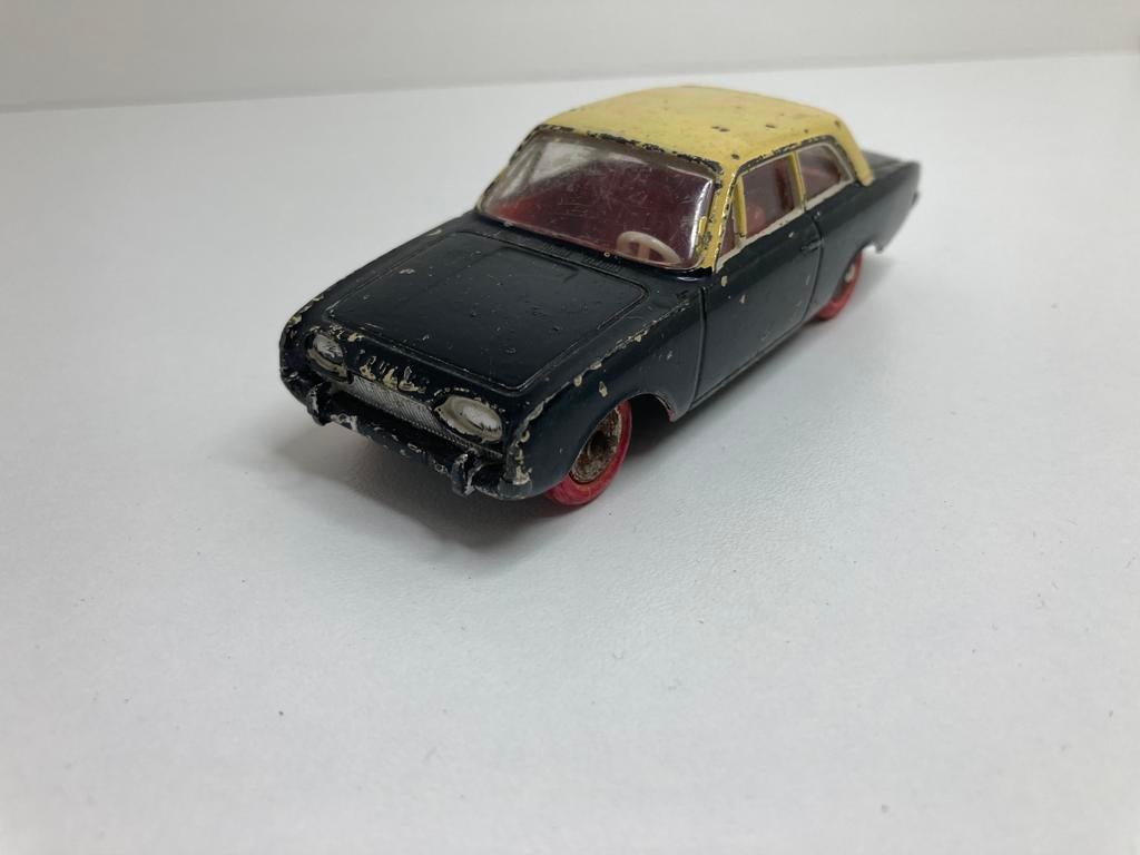 Dinky Toys Ford Taunus, Ophalen of Verzenden, Gebruikt, Auto, Overige merken