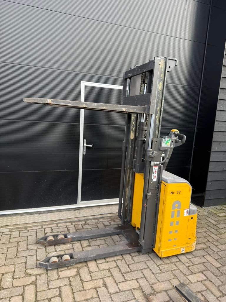 Electrische stapelaar 2000kilo Hefvermogen!, Ophalen of Verzenden