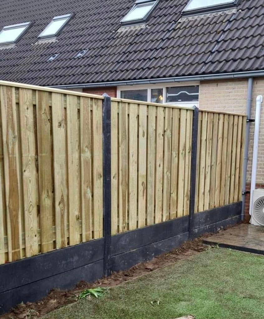 Grenen hout - beton schutting. Vanaf €105,-per meter, Ophalen, 1 tot 2 meter, Minder dan 3 meter, Zo goed als nieuw