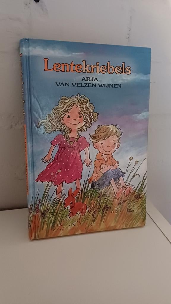 Lentekriebels - Arja van Velzen-Wijmen, Ophalen of Verzenden, Zo goed als nieuw, Arja van Velzen-Wijmen, Sprookjes