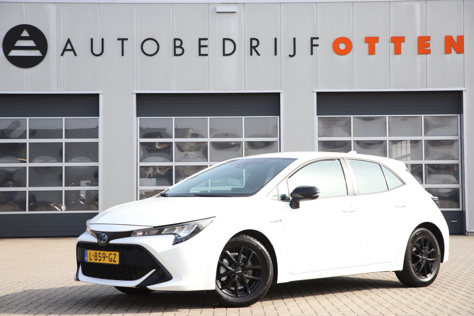 Toyota Corolla 1.8 Hybrid Comfort | NL- Auto | Camera | Auto, Auto's, Gebruikt, 4 cilinders, Corolla, Wit