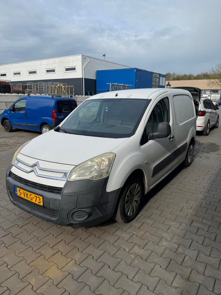 Citroën Berlingo 1.6 Hdif 600 66KW 2010, Auto's, Bestelauto's, Voorwielaandrijving, 4 cilinders, Citroën, Wit