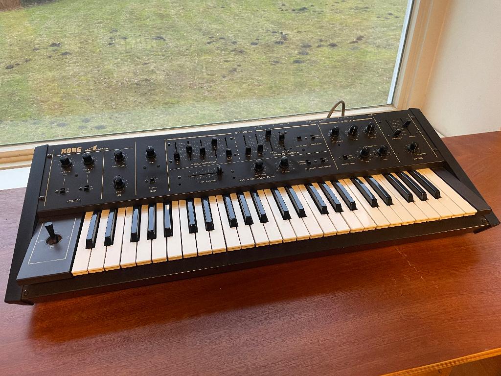 Korg Delta, Ophalen, Gebruikt, 61 toetsen, Korg
