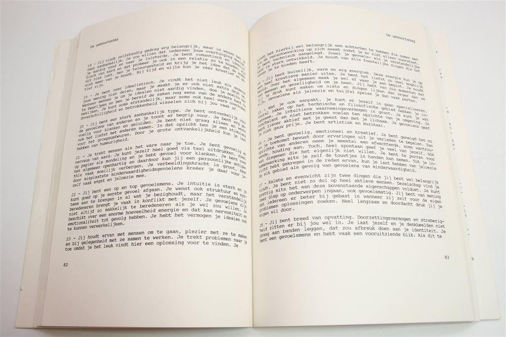 \'Spelen met Getallen\' — Een Nieuwe Kijk op Numerologie, Boeken, Ophalen of Verzenden, Gelezen, Overige onderwerpen, Achtergrond en Informatie