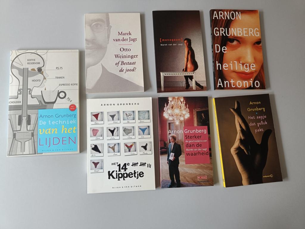 7 kleine boekjes van Arnon Grunberg, Ophalen of Verzenden, Gelezen