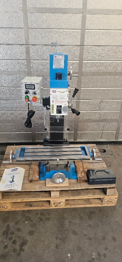 HBM BF 30 Freesmachine met Grote Tafel - 230 Volt - 1100 W., Ophalen of Verzenden, Zo goed als nieuw, Elektrisch, Overige soorten