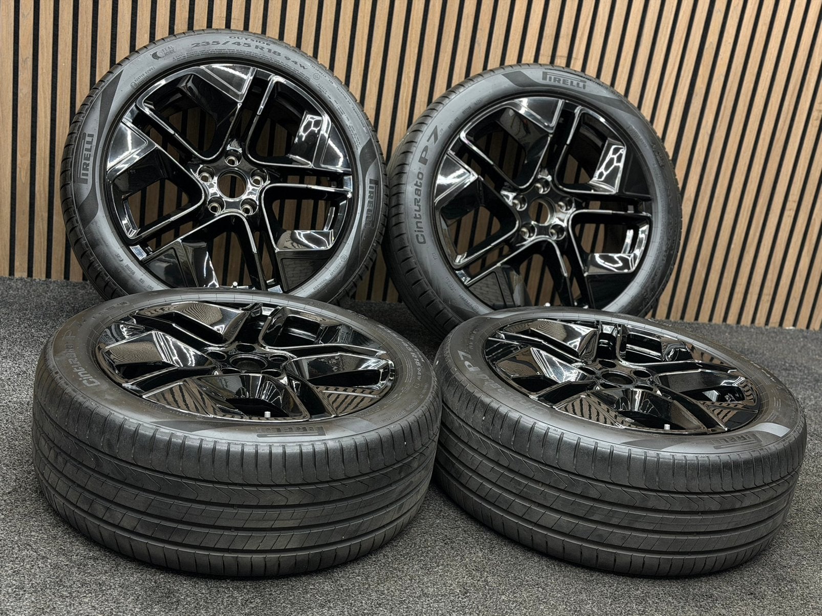 Originele 18 inch VW Passat B9 B8 York 5x112 ET44 Pirelli, Auto-onderdelen, Banden en Velgen, Ophalen, 18 inch, ., Banden en Velgen