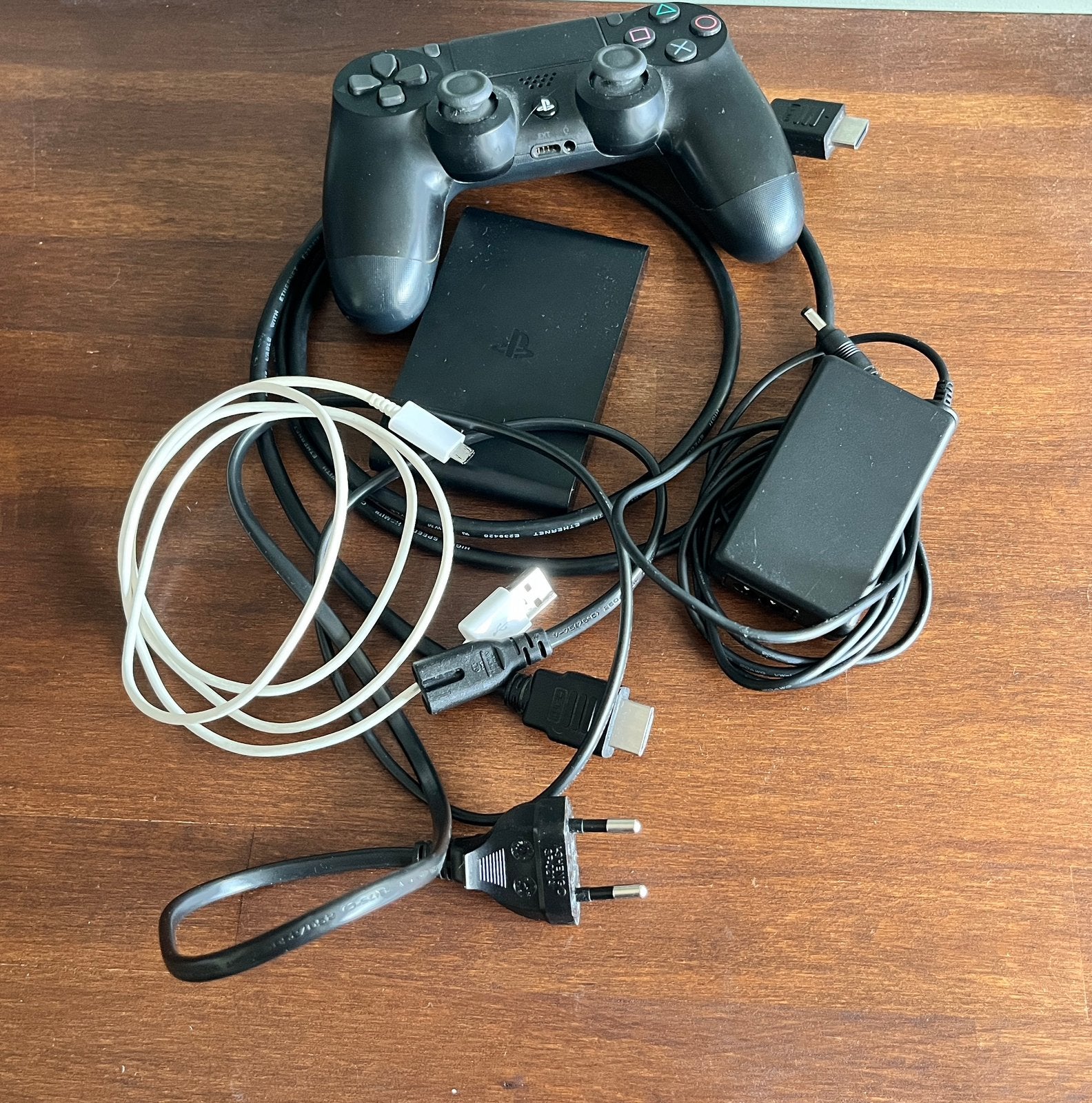 PS Vita TV 64GB - 39 games - Dualshock 4 controller, Ophalen of Verzenden, Zo goed als nieuw, Zwart, Met games