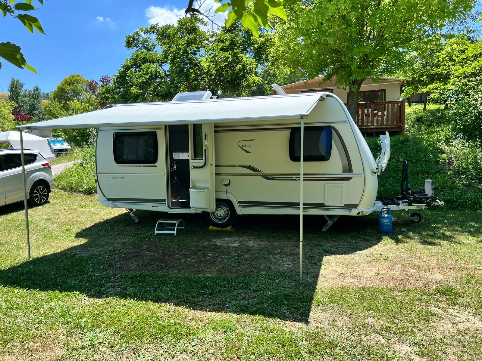 Thule Omnistor zakuifel 425 cm breed met zijwand links., Caravans en Kamperen, Ophalen, Zo goed als nieuw, Polyester, Overige merken