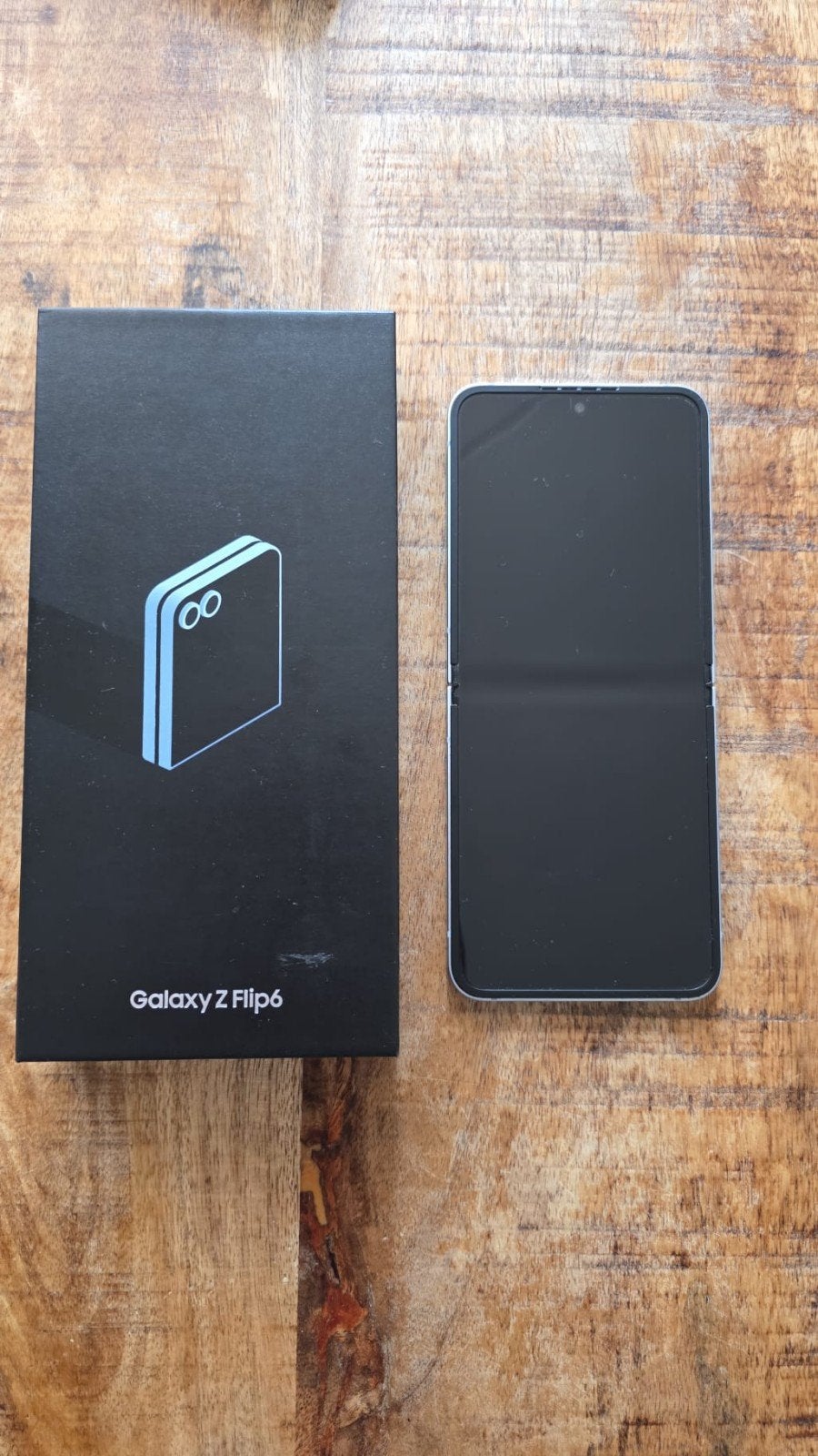 Samsung Galaxy Z Flip 6 – Topstaat (Met Aankoopbewijs)