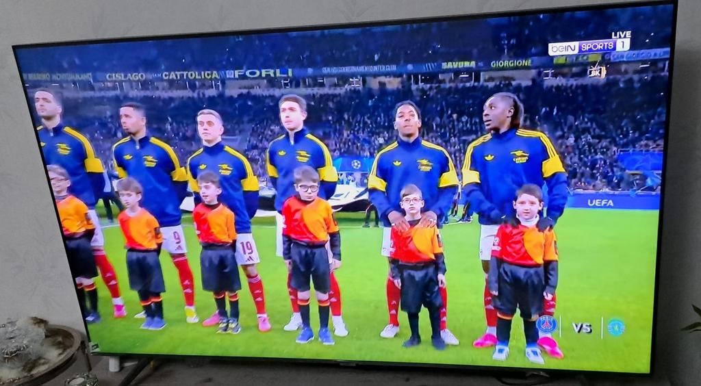 Samsung tv met een diameter van 70 inch.Smart-tv., 50 Hz, Ophalen of Verzenden, Zo goed als nieuw, Samsung