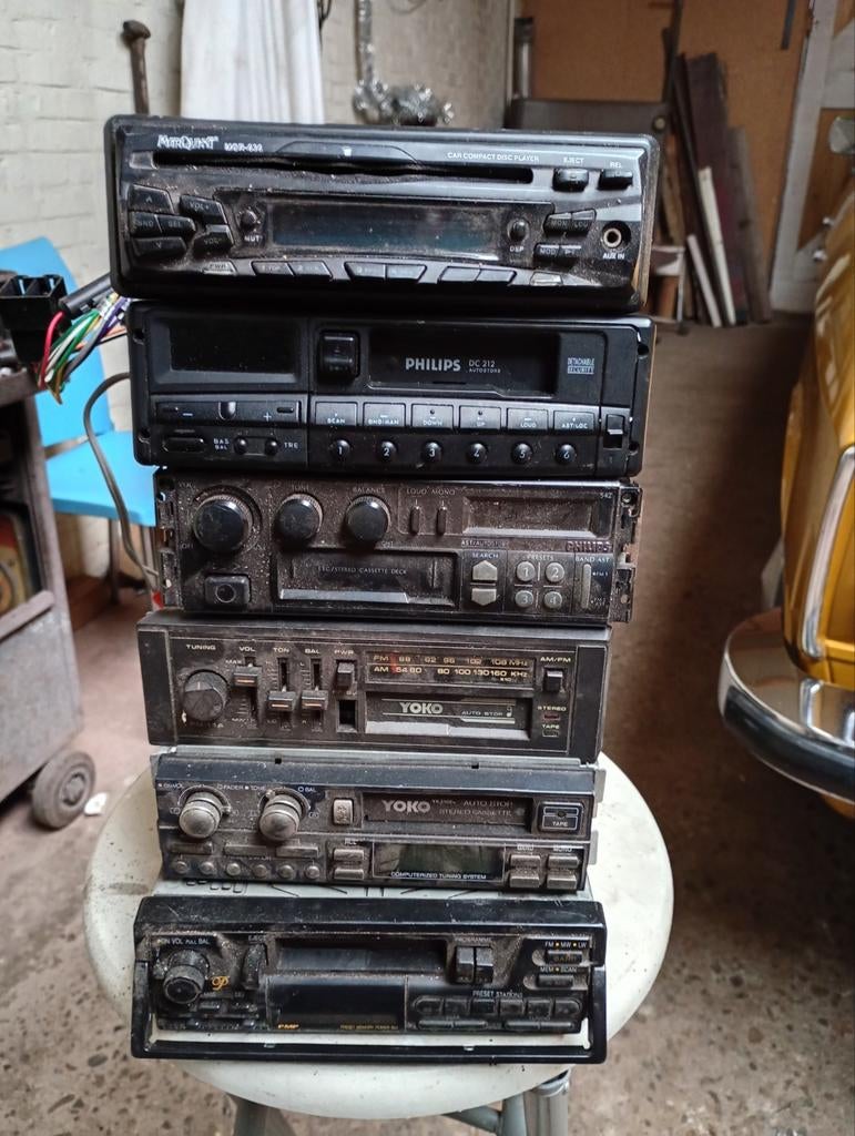 Doos met oude autoradio's - Marquant, Philips, Yoko, Ophalen of Verzenden