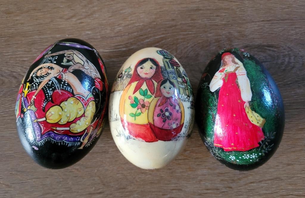 3 Beschilderde houten eieren, russisch/matroesjka in 1 koop, Antiek en Kunst, Antiek | Religie, Ophalen of Verzenden