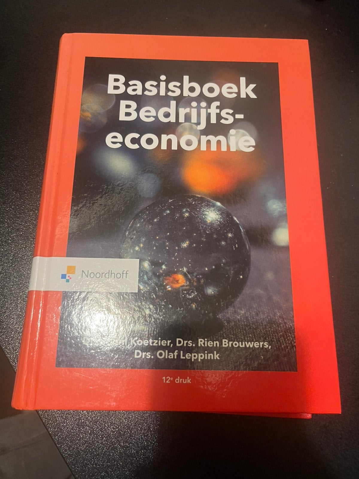 Basisboek bedrijfseconomie, Boeken, Ophalen of Verzenden, Zo goed als nieuw, Economie en Marketing