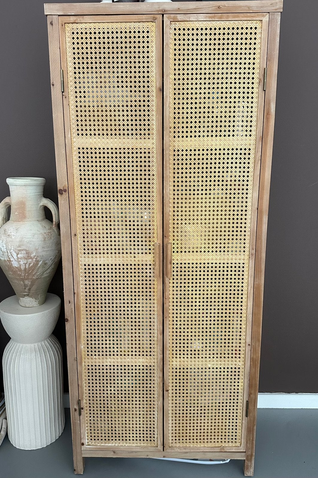 Kast Java met deurtje en vakken - bruin - 160x70x33.5 cm, Ophalen, Zo goed als nieuw