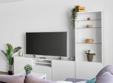 IKEA TV-meubel set: BYÅS TV-bank & BESTÅ Vitrinekast, Ophalen, 100 tot 150 cm, Modern, 150 tot 200 cm