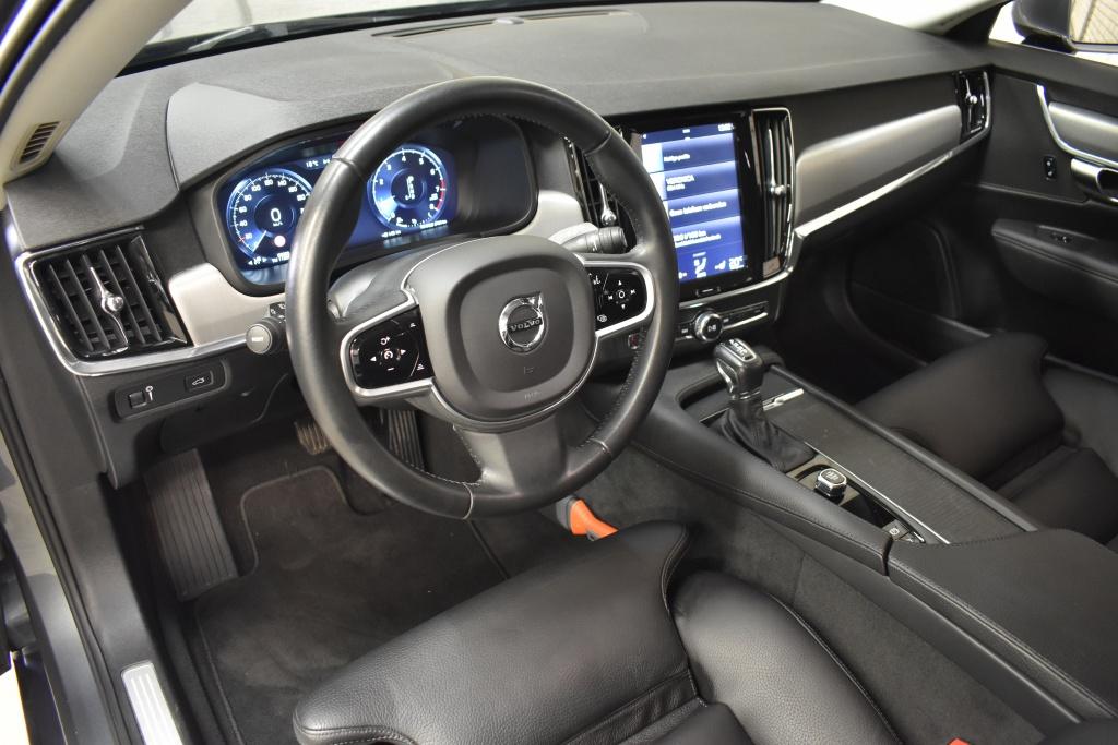 Volvo V90 T5 250pk Momentum | Leder | Trekhaak | BLIS | Adap, Automaat, 12 maanden, 15 km/l, 4 cilinders